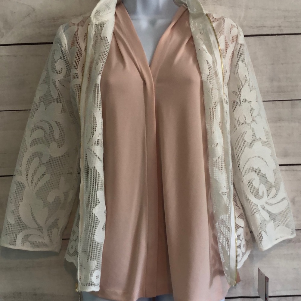 Blush Color blouse - Picture 2 of 4
